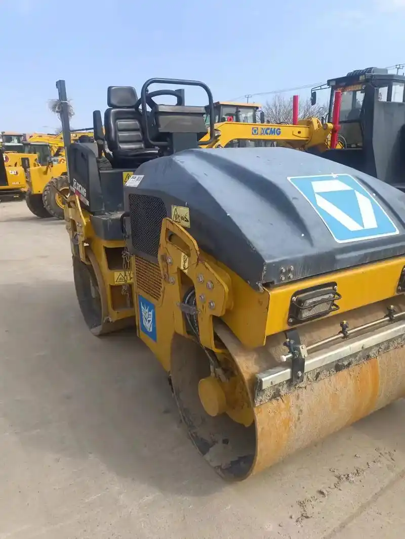 质优价廉双钢轮振动二手压路机质量保证,咨询电话:135016 - 抖音