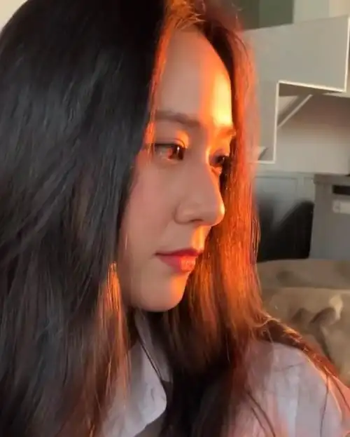 郑秀晶侧颜1920x1280分辨率查看