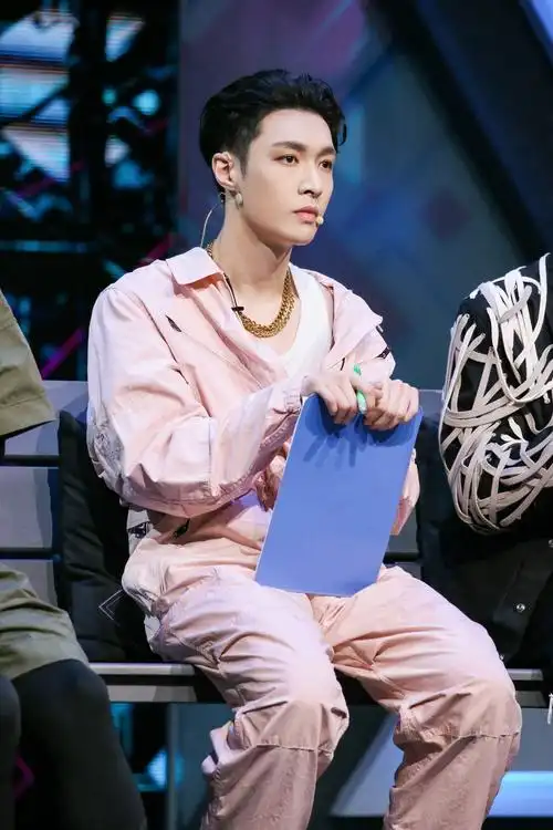 张艺兴《这!就是街舞3》犀利点评krump_综艺_爱特豆