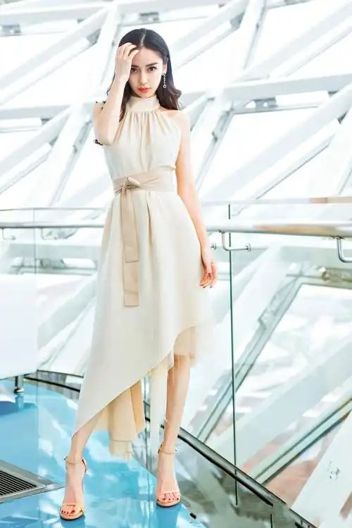 这是杨颖?时装周玩变脸,我真认不出来!