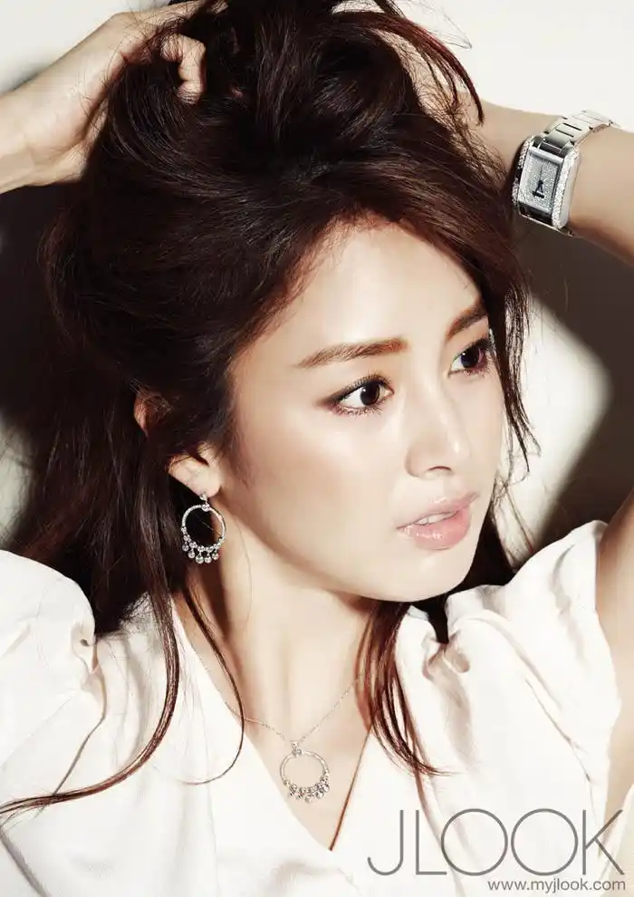 韩星金泰熙巴黎写真清雅温婉性感(图)