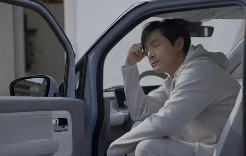 好久不见,国民男神胡歌来了,这次为啥是来代言五菱汽车呢?