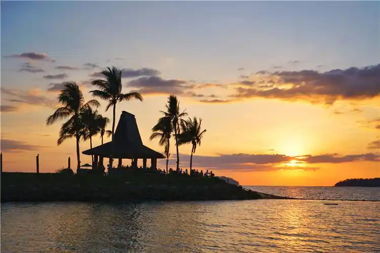 马来西亚旅游,中国游客对这个海滩的日落情有独钟,美如童话故事