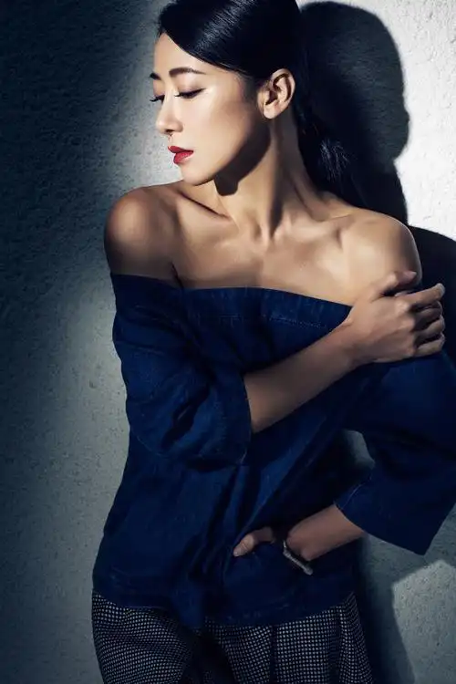 陈紫函着深v透视装出席游戏活动