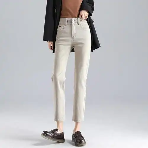 穿搭:卡其色上衣配什么颜色裤子