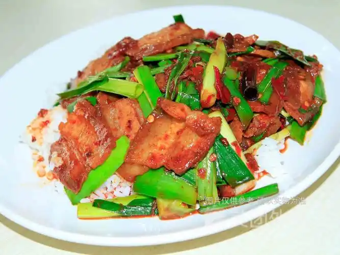 回锅肉盖饭图片