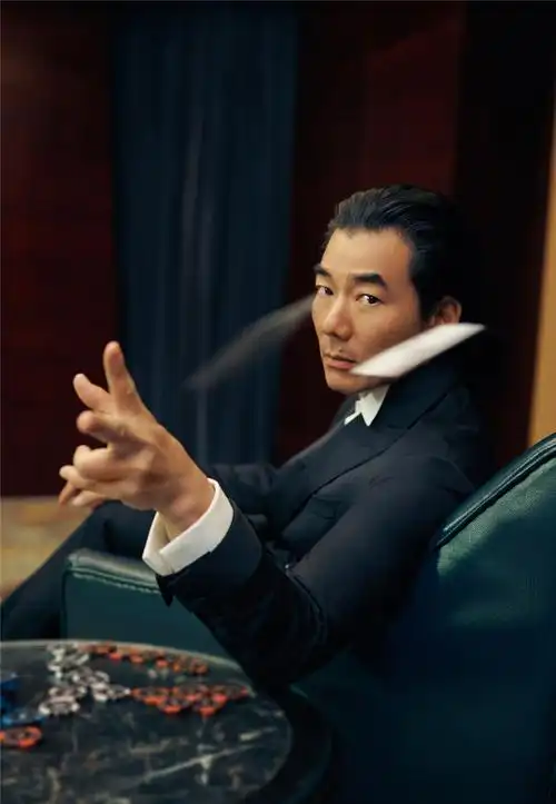 任贤齐53岁魅力不减黑西装配大背头荷尔蒙爆棚这个反派真迷人