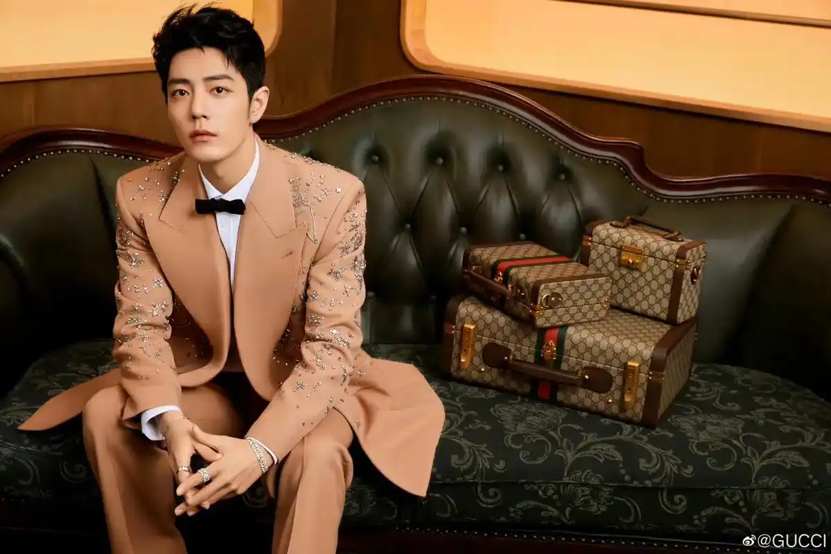 是闪闪发光的肖战 - 抖音