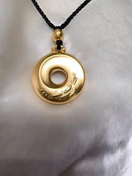 周大福新款吊坠