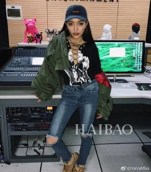 《中国有嘻哈》选手vava-   vava的"哪咤"头也是超级可爱!