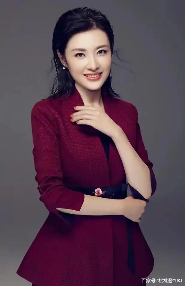 央视最美的主持人#周涛#央视一姐 - 抖音