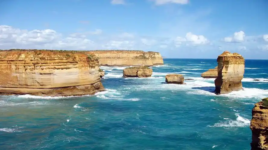 蓝色大海风景高清图片桌面壁纸