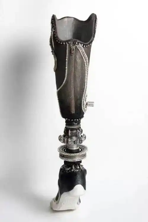 不向命运低头的新时尚女王她叫viktoriamodesta