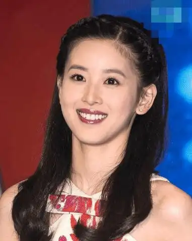 如此素颜的奶茶妹妹章泽天的照片,连脸上的痣都看清楚了,你见过