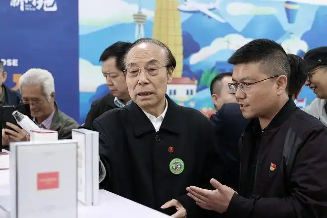 "种下一棵树拯救母亲河"到问苗农业科技有限公司考