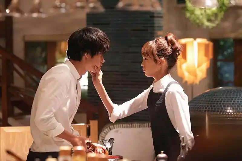 p>《有喜欢的人》是日本富士电视台2016年播出的浪漫爱情剧,由金井纮