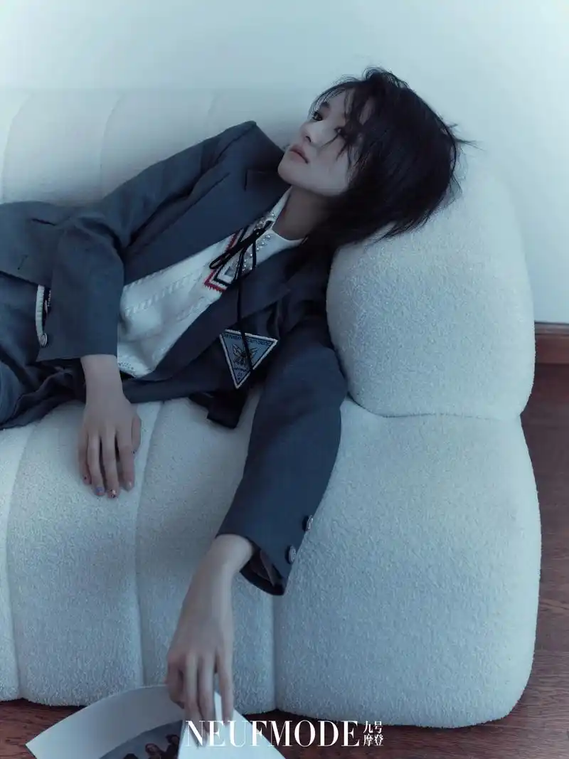 穿搭模范生.艺人 李兰迪 身穿cocoon·23秋季·高街系 - 抖音