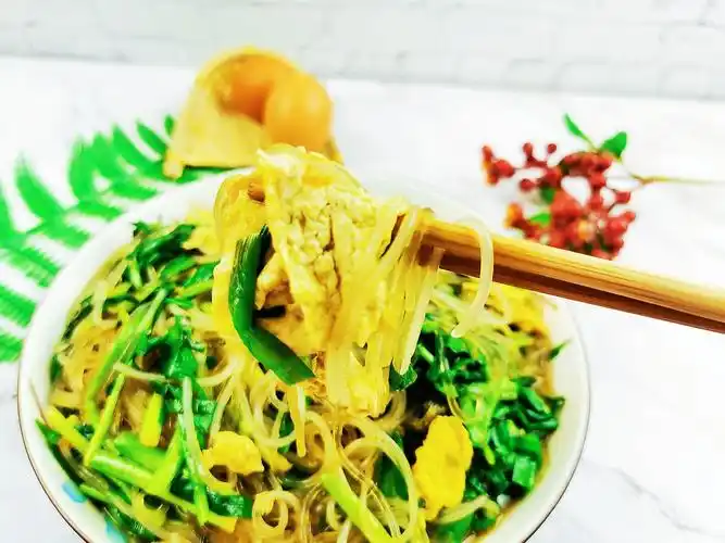 韭菜鸡蛋炒粉丝