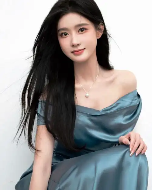 歌手,唱作人@陈意涵estelle今日《百分百歌手》舞台,正在播出78