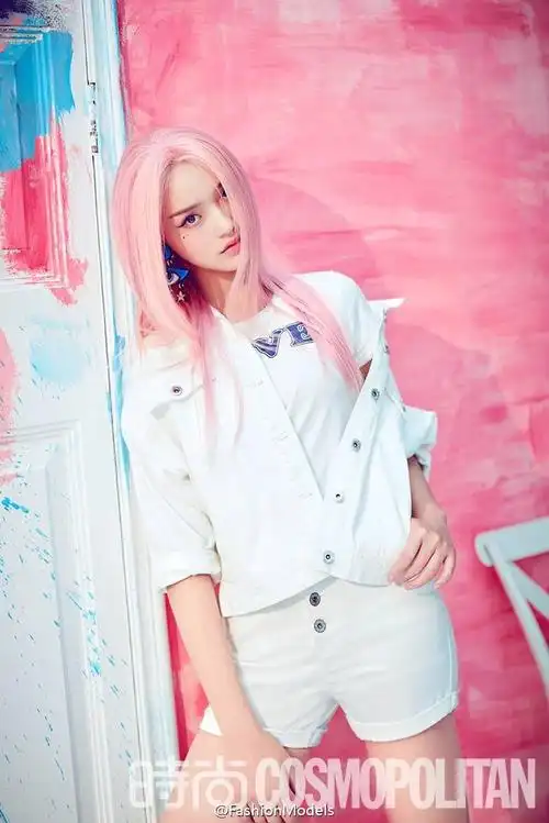 刘亦菲粉色头发封面