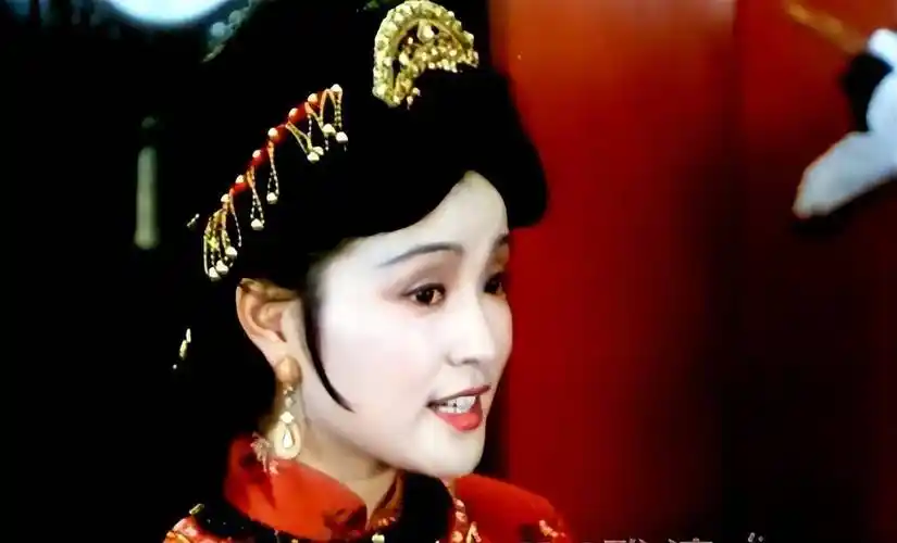 总的来说,可以说,对于邓婕和刘晓庆来说,给予《红楼梦》为他们打开了