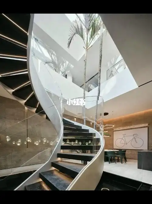 别墅楼梯玻璃楼梯弧形玻璃楼梯