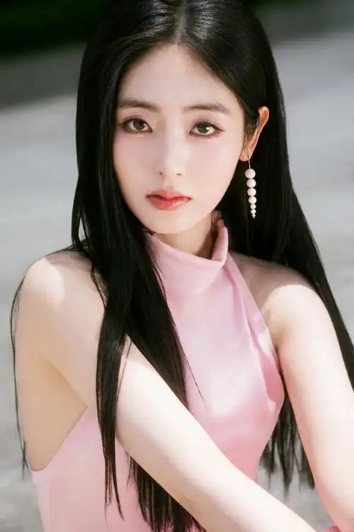 邢菲新造型美貌##邢菲黑长直浓颜造型