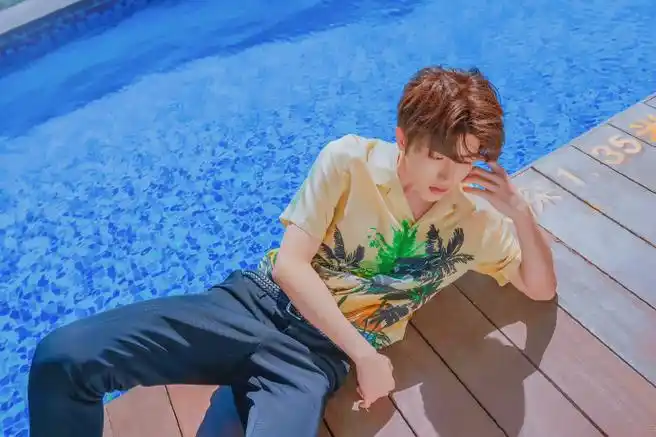 gq盛典男明星海边氛围感大片##蔡徐坤智族gq moty年度人物