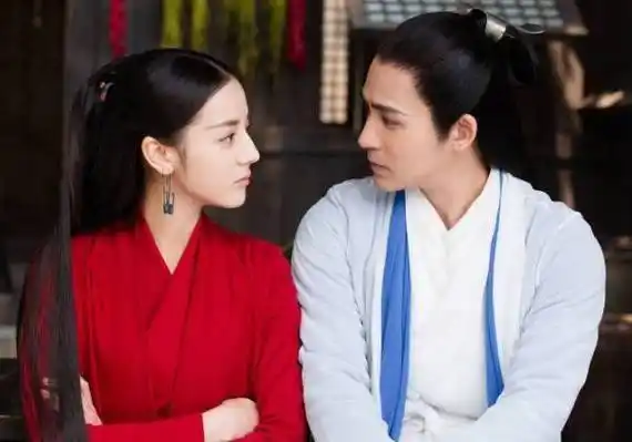 杨幂新戏不敌迪丽热巴,只因男主角是周渝民,网友:可惜戏份太少_黄子韬