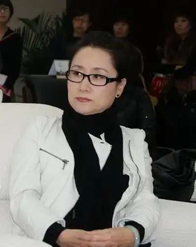 王冼平(资料图) 新快报2月24日报道,2001年春晚结束后,总导演