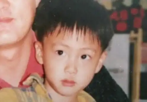 防弹少年团七人可爱童年照曝光 萌化了!