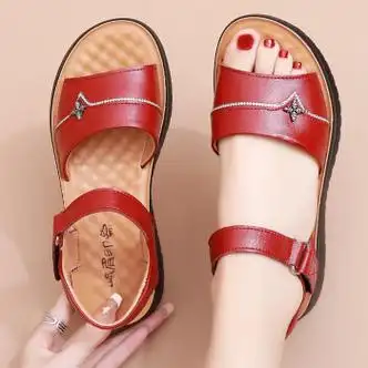 羽若清莎老人凉鞋女防滑软底轻便老太太真皮妈妈外穿夏中年中老年