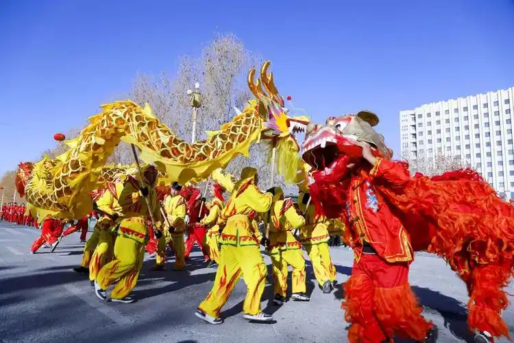 新疆洛浦:社火表演闹新春