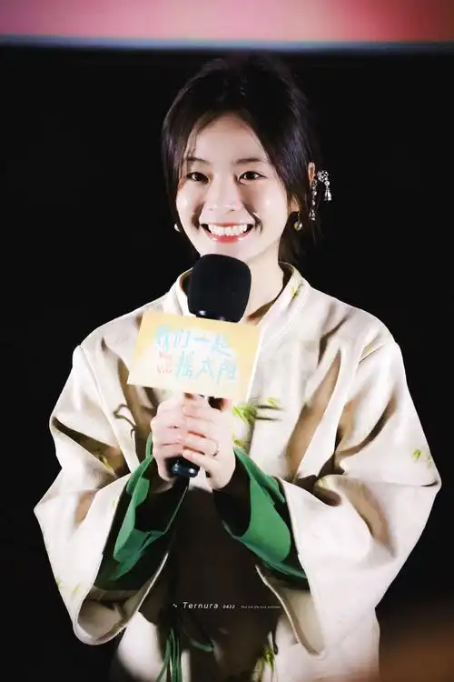 李庚希超话7715#李庚希我们一起摇太阳#  240214