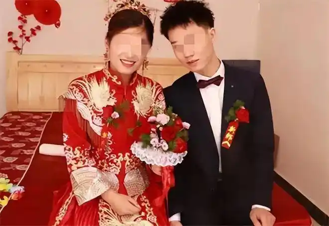 2013年武汉校花陈怡执意远嫁非洲婚后惨遭虐待父亲绝望自杀