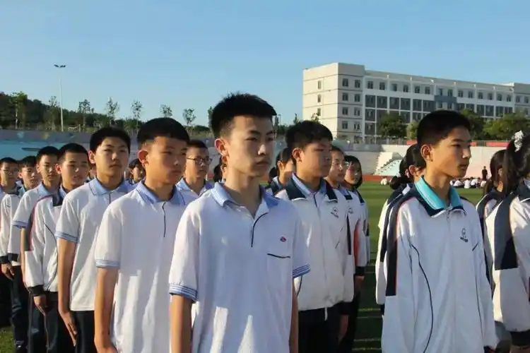 沙场秋点兵蔄山中学开展新学期军训活动