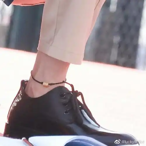 马嘉祺睫毛弯弯镰刀弯弯那些年被镰刀弯弯支配的恐惧然后可怕的肌肉