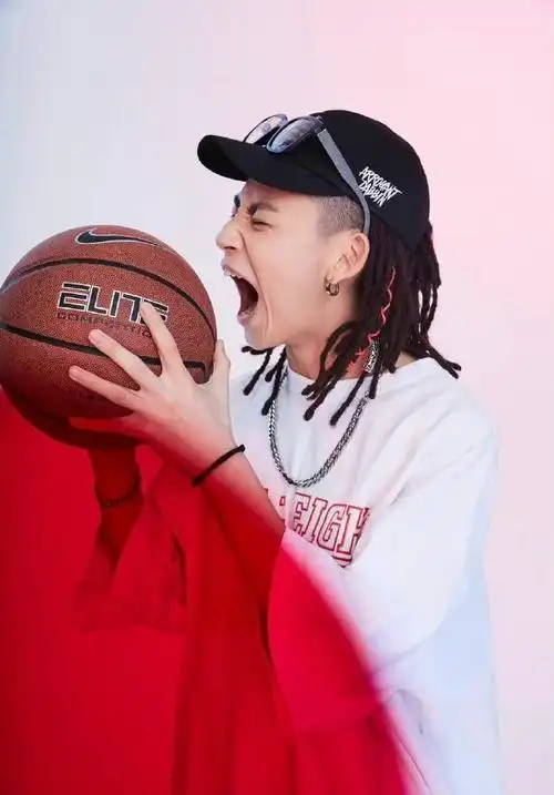 小鬼又绑脏辫了##小鬼彩色脏辫造型