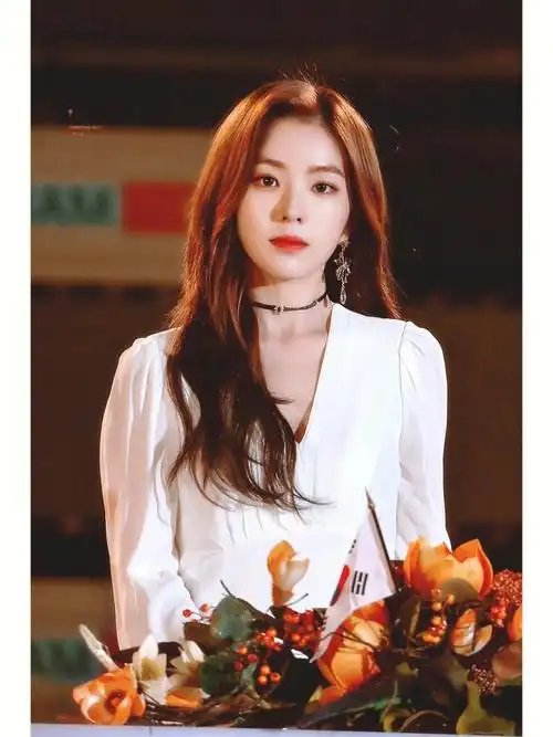 裴珠泫的那些白色kpop舞台皮肤