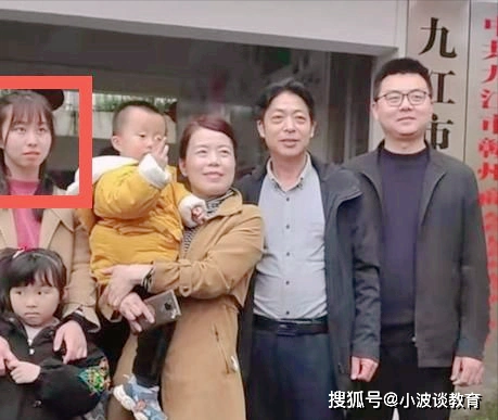 郭威:清明节回乡祭祖,周围人难掩喜悦,但有一人表现极为特殊!