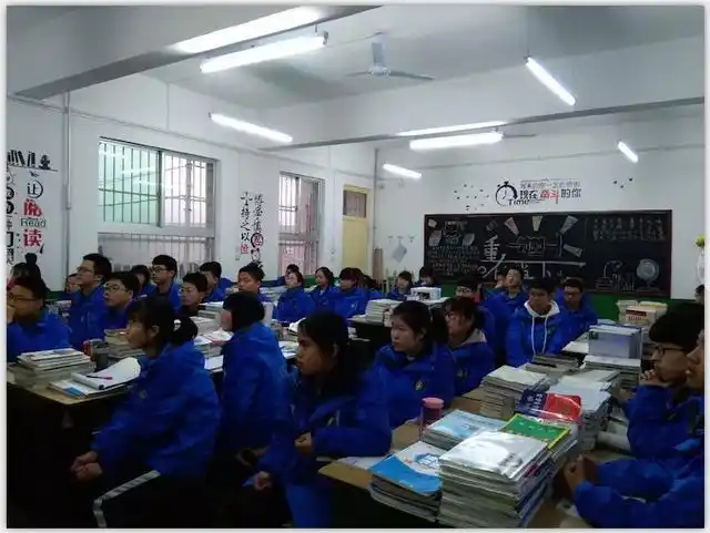 弘扬清风正气 共创平安校园——富平曹村中学扫黑除恶在行动