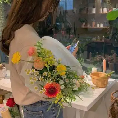 手拿花女头像不露脸