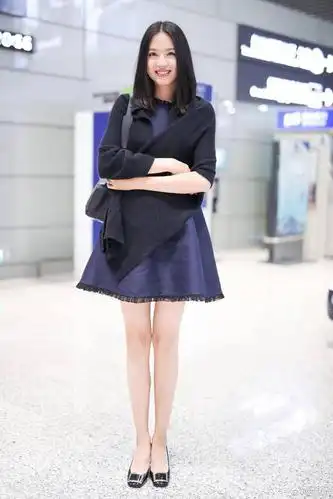 张梓琳身高182厘米,腿长122厘米,简直是黄金比例!