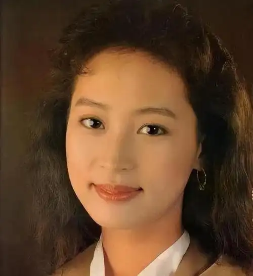 演员黎美娴:旅途的路上捡来一个老公,结婚17年无绯闻