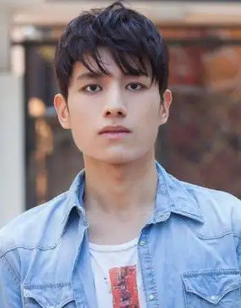 首页 发型脸型 方脸发型 哪种发型最适合方形脸 方型脸适合的发型图(4