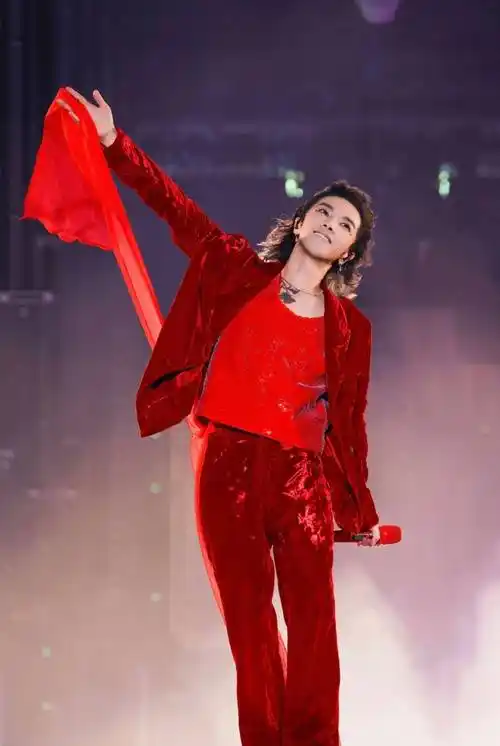 湖南春晚官宣代言人华语乐坛领军人华晨宇,晚会期待值持续飙升_鸟巢