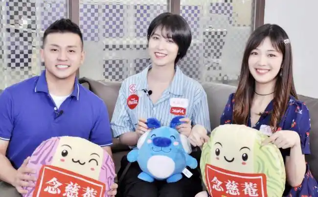 蜜蜂少女队上线酷狗 花式互坑掉包袱逗笑全场