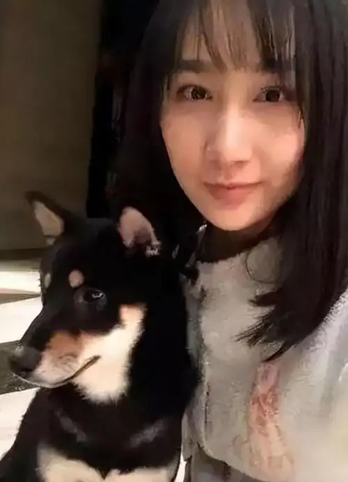 国内挣钱外国花?日本度假的雷佳音"真面目"漏出来了