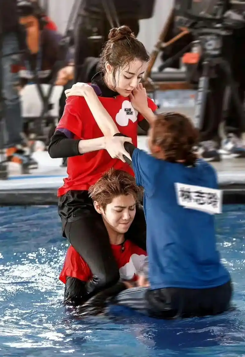 愚人节站姐团建 陆地夫妇来了