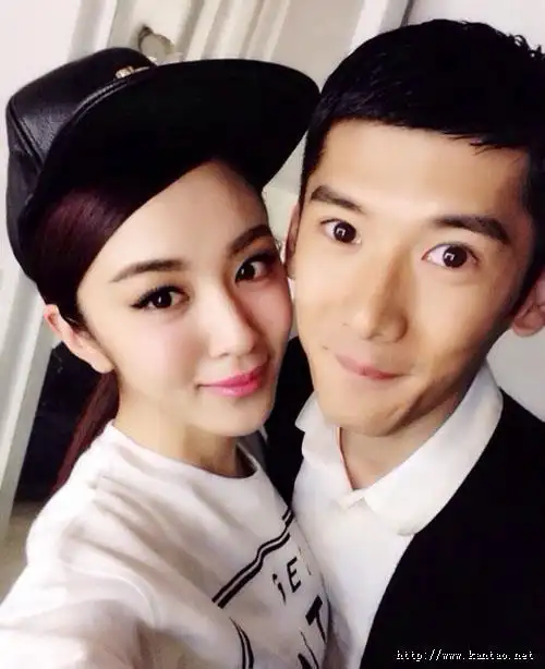 演员王晓晨男友是谁收神秘花束与刘芮麟疑假戏真做